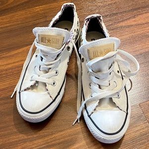 LIKE NEW! All Star Converse Shoes Size 6 (US)